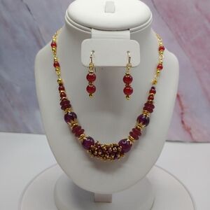 New Hand Crafted Elegant Maroon/Gold Beaded Necklace Set